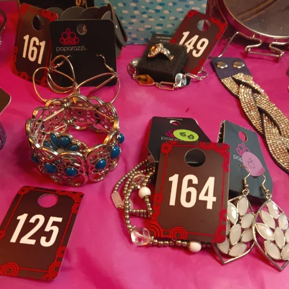 $5 Paparazzi Accessories buckle n lead free. Brand new in different metals - Picture 1 of 4